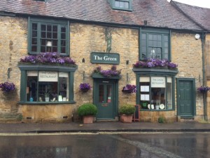A rainy Sunday Morning, The Green Restaurant